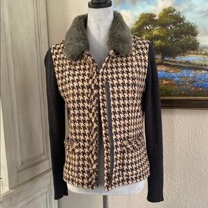 CAbi Black and Cream Houndstooth Blazer with Faux Fur Collar